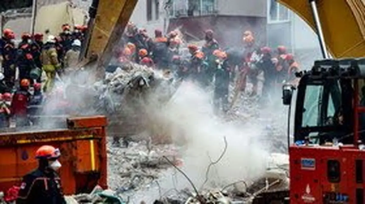 مرگ 10 تن در حادثه ریزش ساختمان در ترکیه