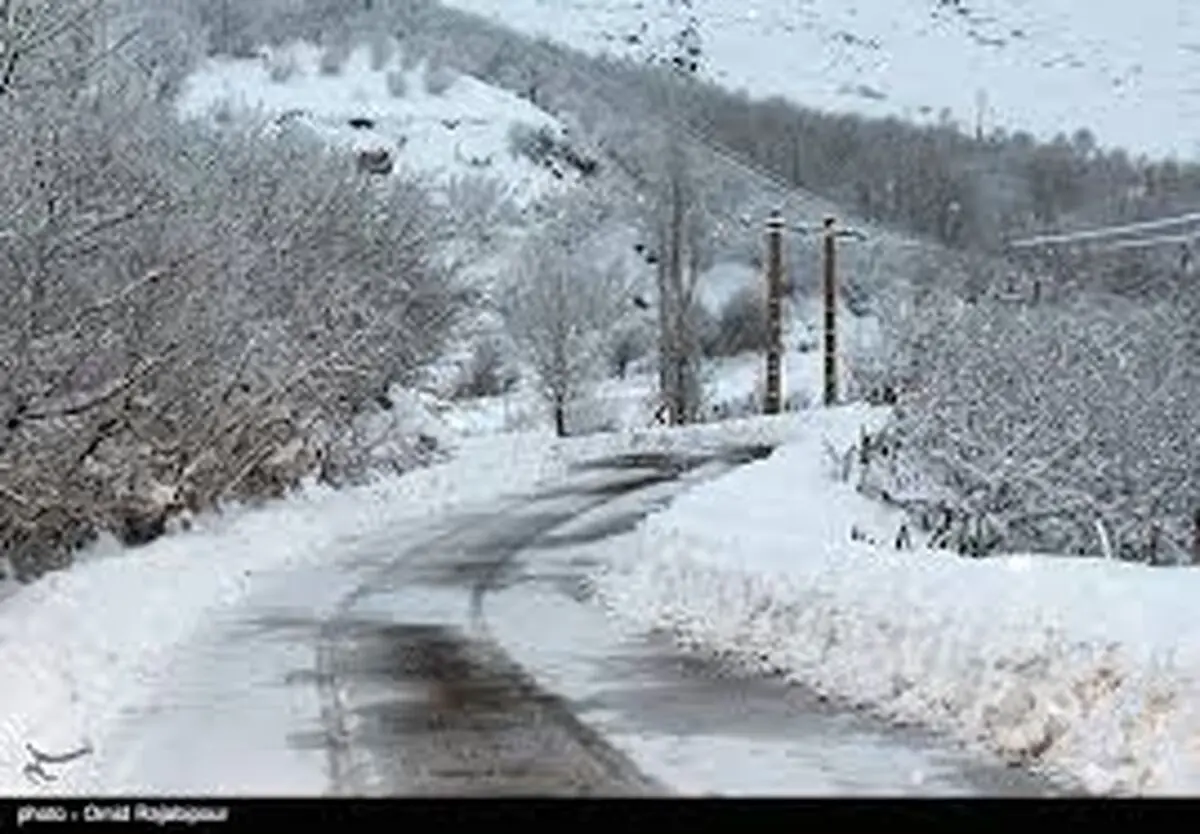 بارش برف در انتظار مسافران شمال