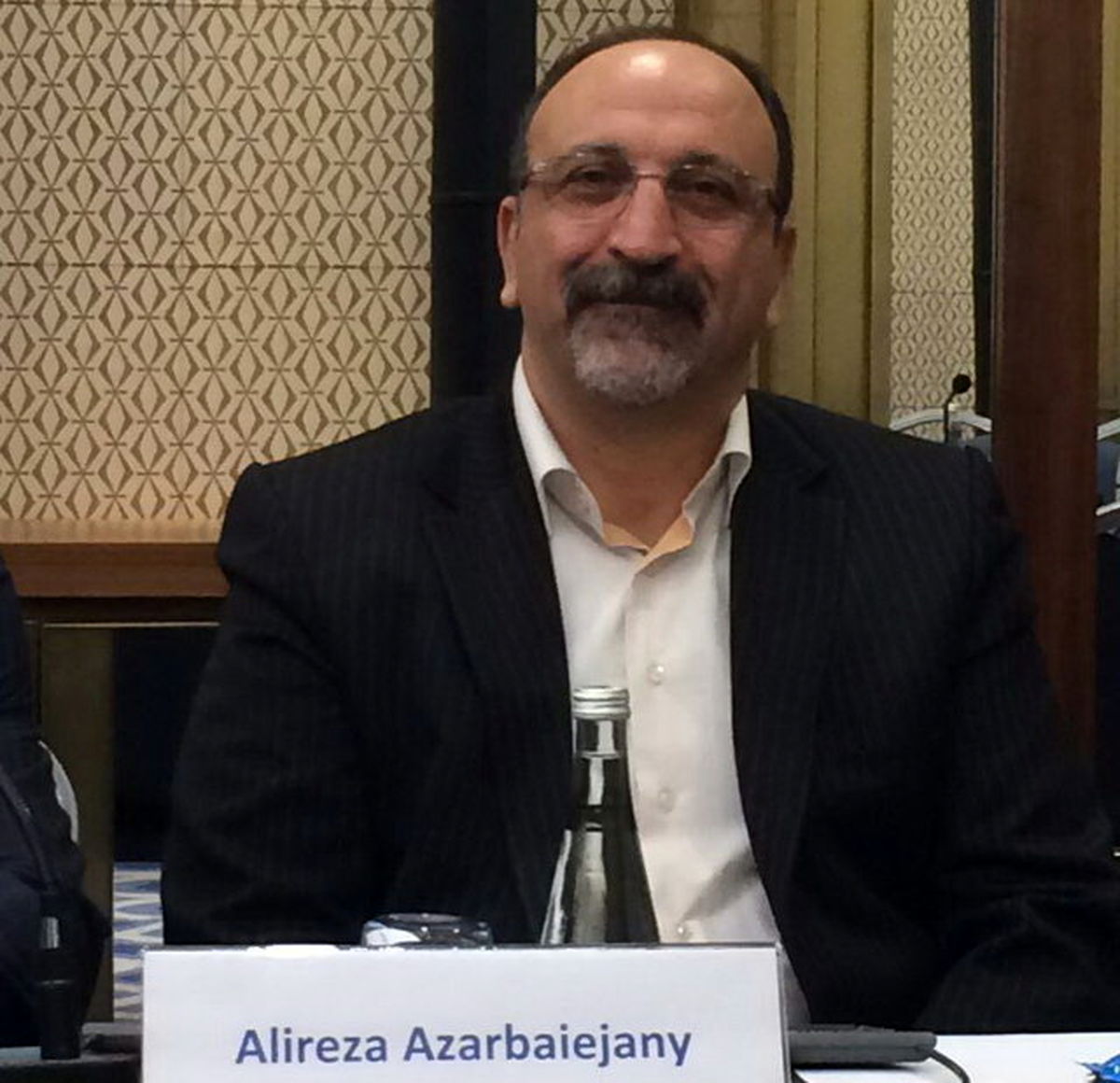 آذربایجانی: قانون‌گذاری مکرر بدون اجرا رافع گرفتاری‌ها نیست
