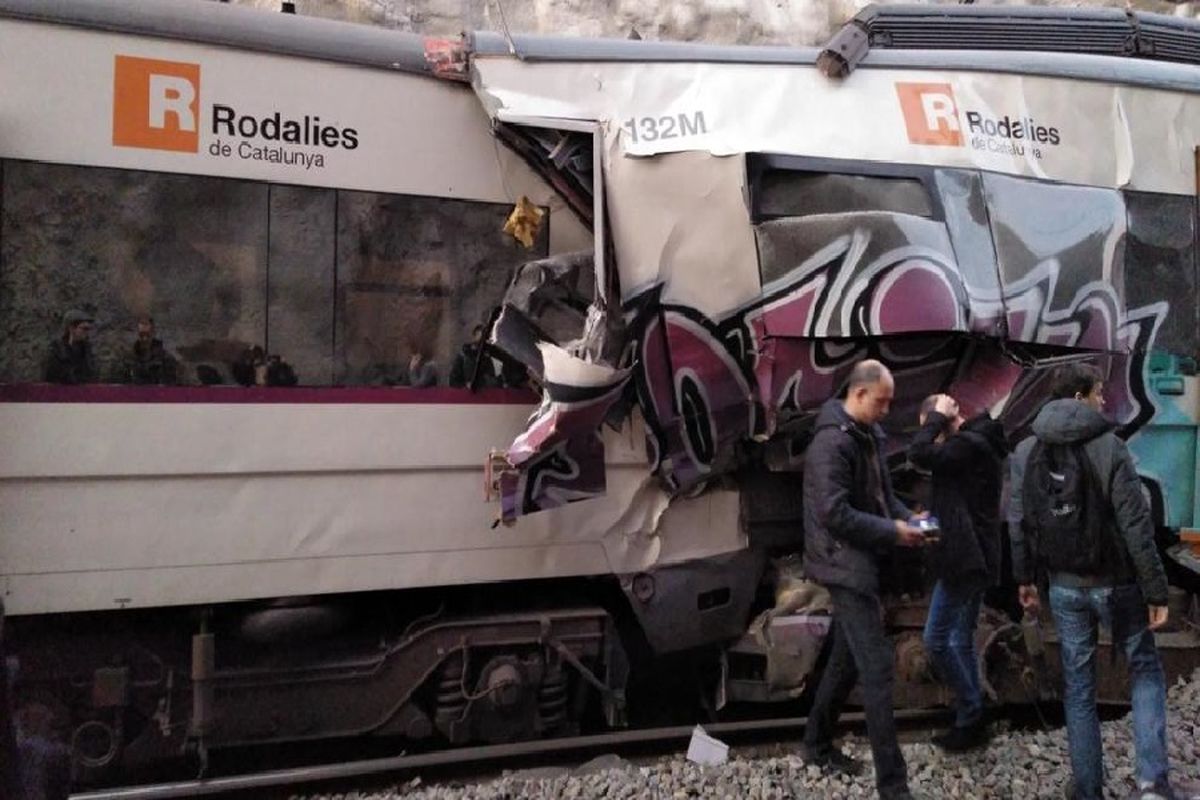 برخورد 2 قطار در اسپانیا یک کشته و 105 زخمی برجای گذاشت