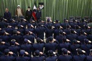 کارکنان نیروی هوایی در دیدار امام‌جمعه مشهد، چرا سلام نظامی دادند؟