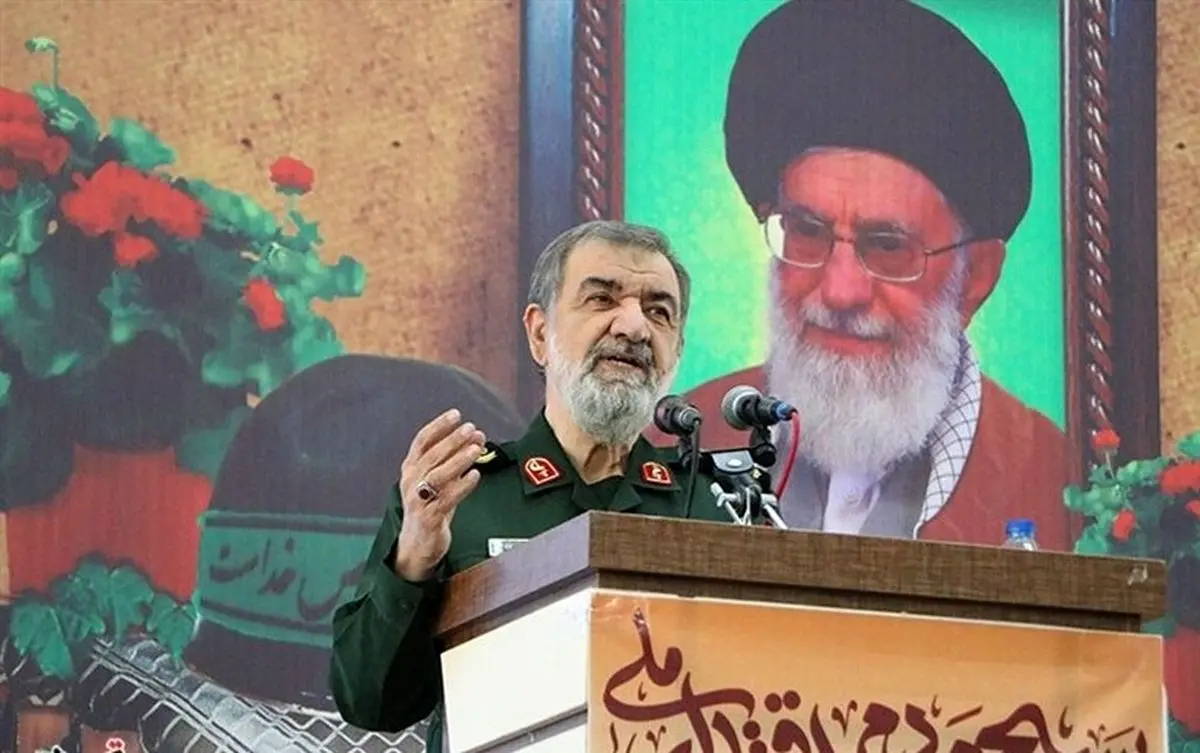 محسن رضایی: بجای فرماندهان، خود ترامپ عزل شود