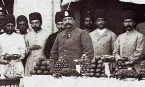 سفر به تاریخ؛ قیافۀ عجیب «شیر و خورشید» در پرده‌های قصر ناصرالدین شاه