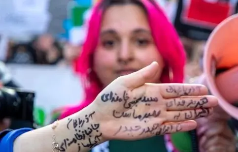 تظاهرات گسترده در لندن علیه جنگ ایران/ تصاویر