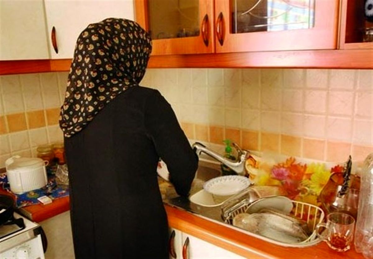 معرفی انواع بیمه در ایران؛ بیمه زنان خانهدار