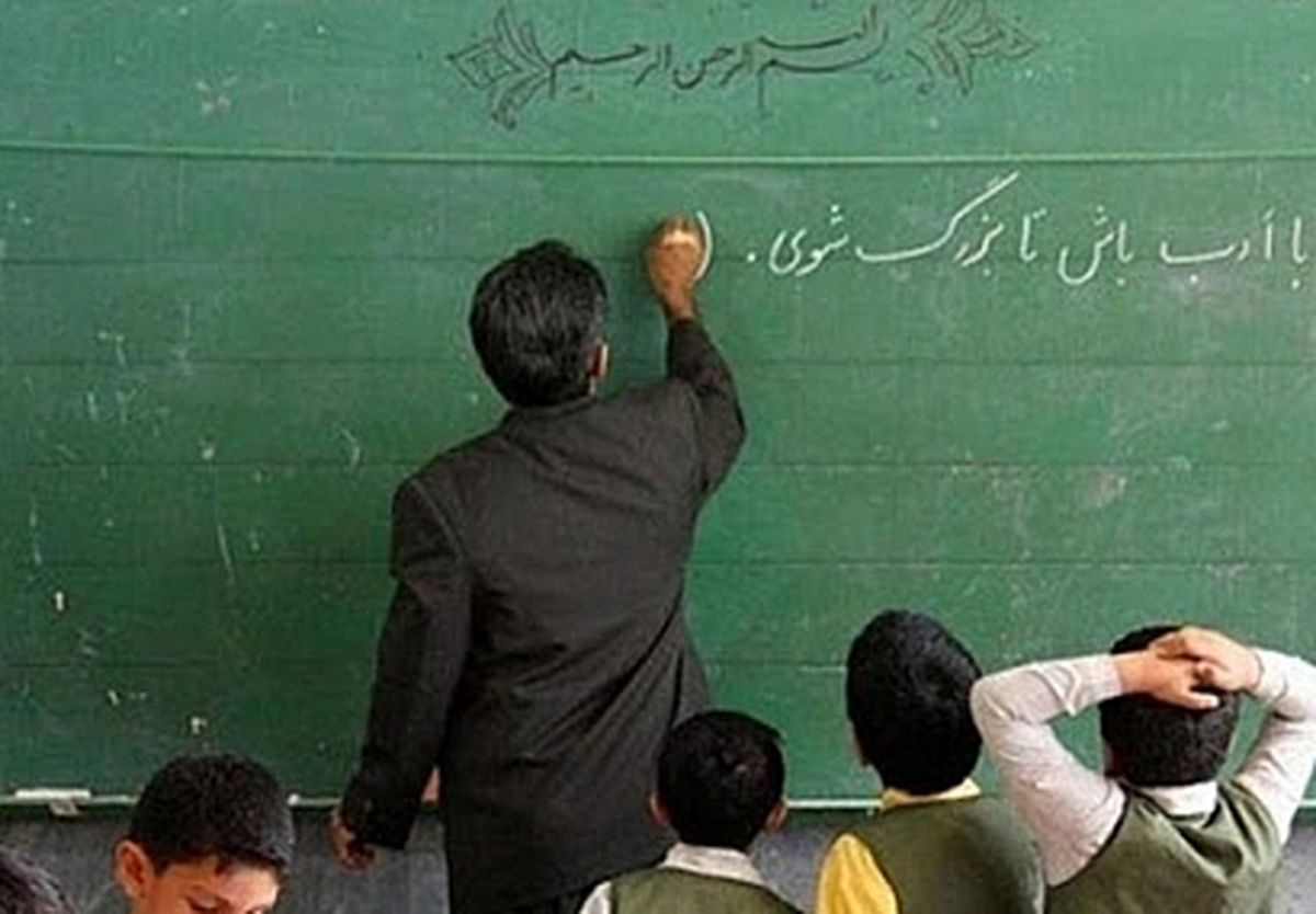 دانش آموزان تجدیدی تابستان به مدرسه میروند/ ویدئو