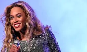 بیانسه در استادیوم تاتنهام به روی صحنه می رود