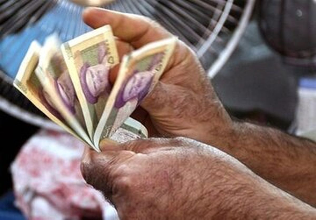 میزان افزایش حقوق کارکنان دولت و بازنشستگان در سال آینده اعلام شد
