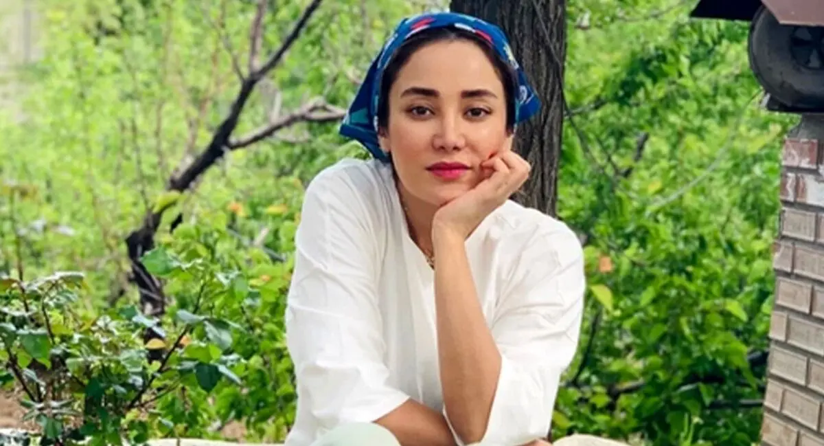 تتو خانم بازیگر روی صورتش