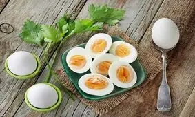 عوارض خطرناک مصرف تخم‌ مرغ/  در مصرف این ماده غذایی زیاده‌روی نکنید
