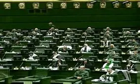 مجلس یکدست  لباس فرم سپاه پوشید/ ویدئو