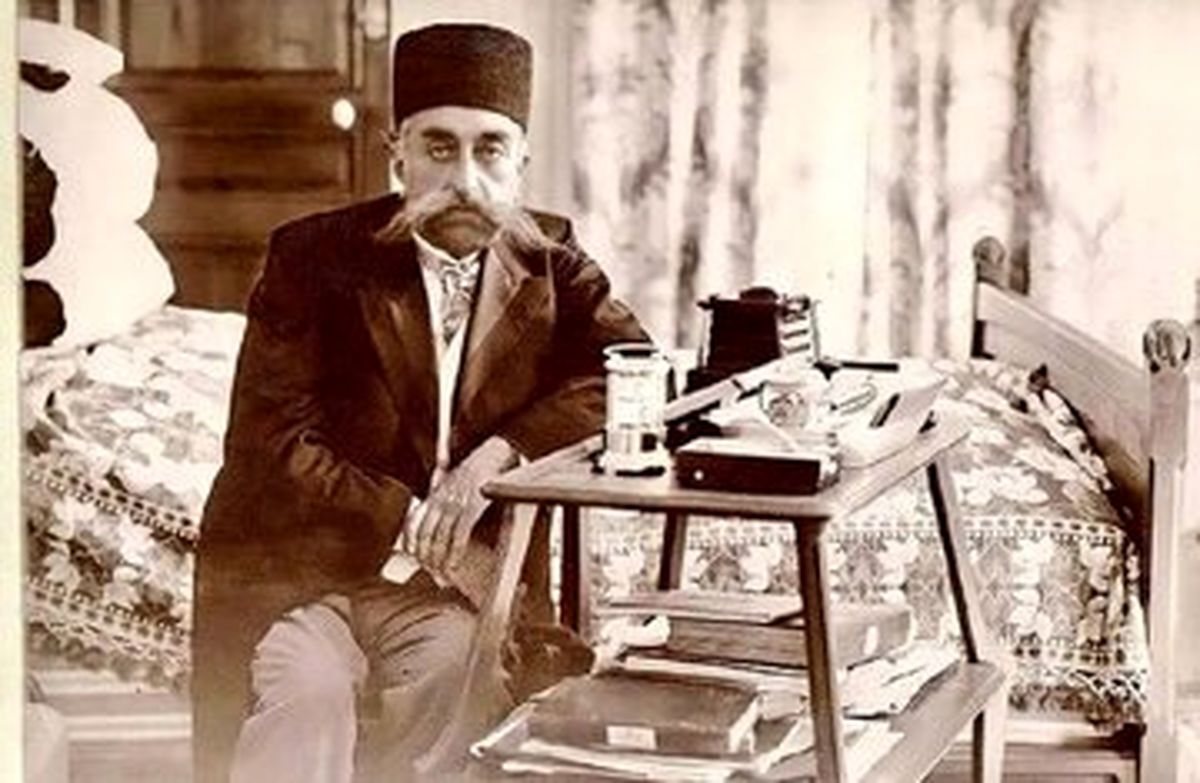  نوه‌های مظفرالدین شاه و معلم فرانسوی‌ شان 
