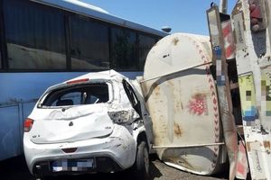 مرگ ۳ عضو یک خانواده در تصادف محور کاشان/ ۲ کودک به اصفهان منتقل شدند