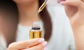 انواع روغن ضد چروک طبیعی برای جوانسازی پوست

