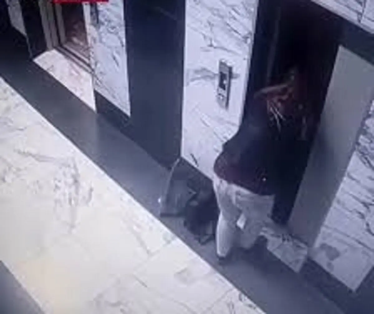  سقوط وحشتناک کودک بازیگوش در چاه آسانسور/ ویدئو