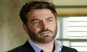 محمدرضا گلزار شکایت می‌کند