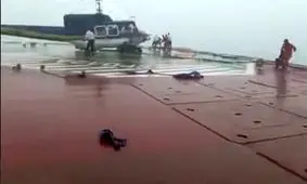 تلاش برای جلوگیری از سقوط بالگرد در آب