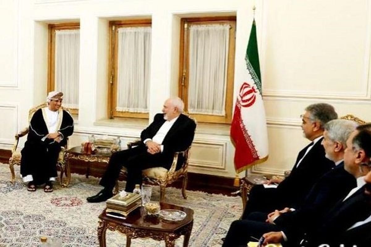 معاون وزیر امور خارجه عمان با ظریف دیدار و گفتگو کرد