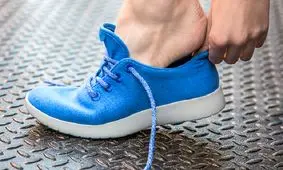 عفونت، قارچ و مرگ نتیجه پوشیدن کفش بدون جوراب!