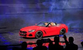 قدرت نمایی «بی ام و Z4» جدید در نمایشگاه پاریس