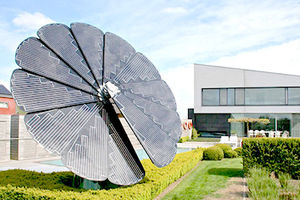پنل خورشیدی به شکل گل آفتاب گردان