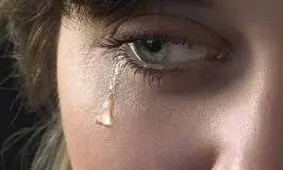 عکس: قطره اشک انسان را زیر میکروسکوپ ببینید
