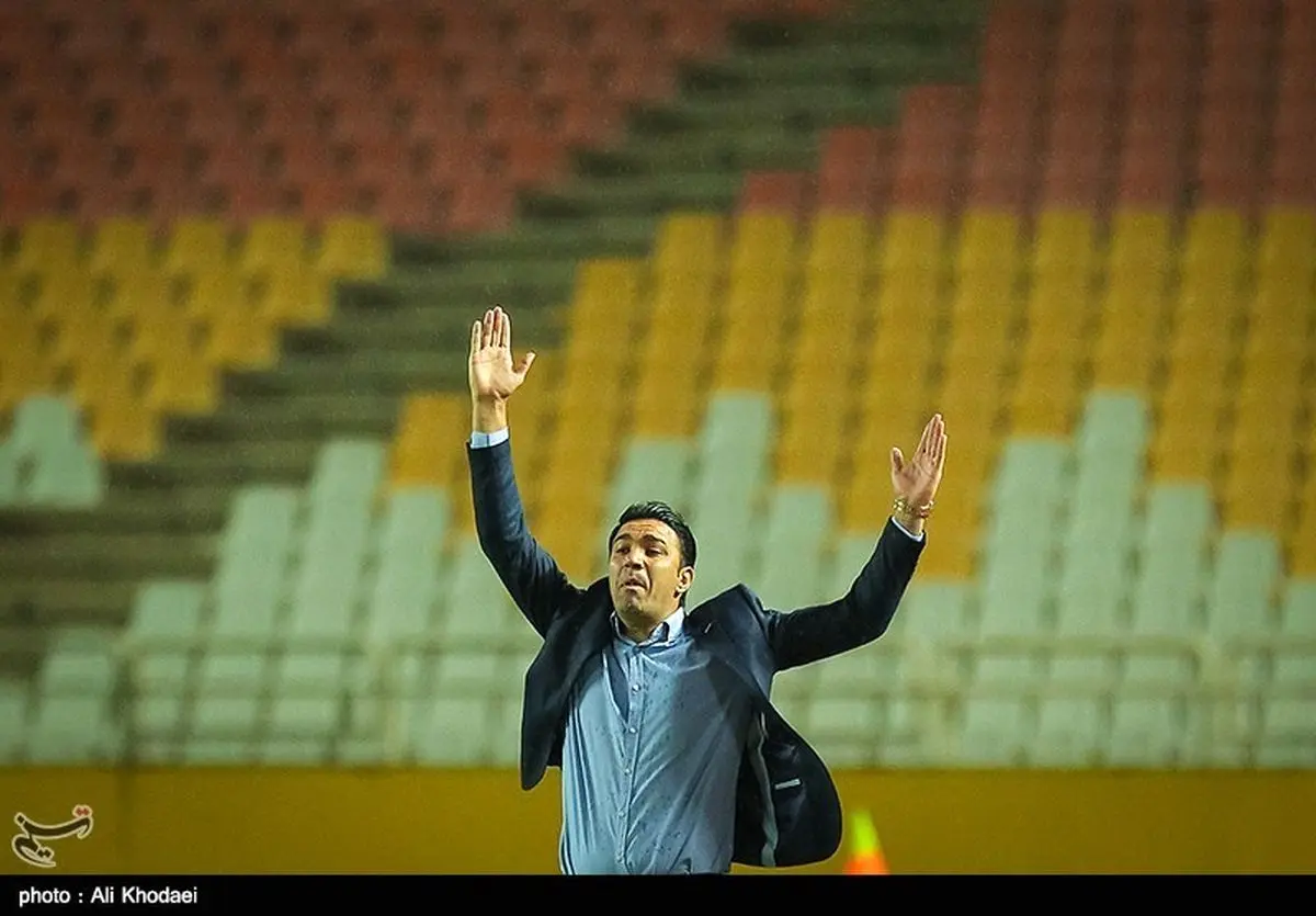 نکونام: بازیکنانم در باد بازی با سپاهان خوابیده بودند و از آنها گله‌مندم