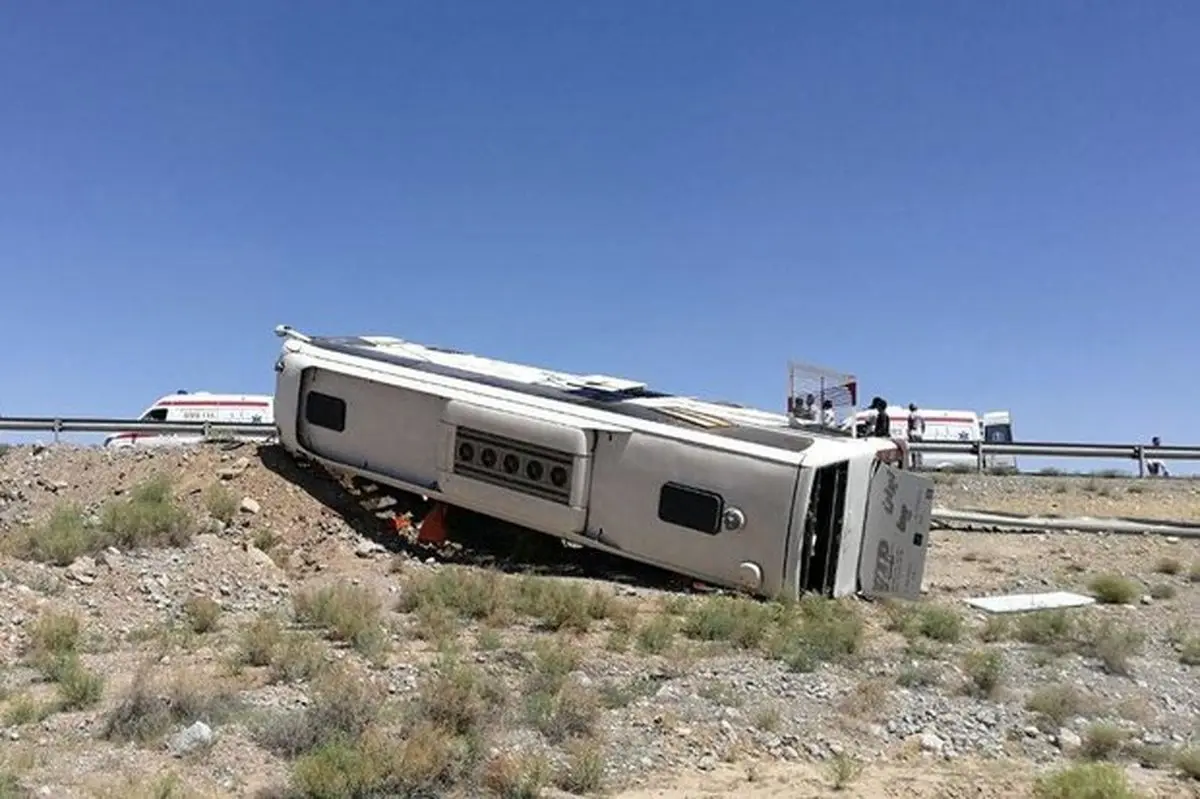 واژگونی اتوبوس در اتوبان زنجان -تبریز