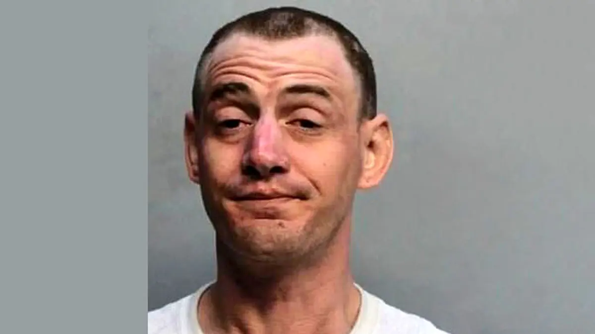 دختر دانشجو در خانه مجردی اش سلاخی شد+عکس