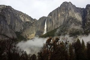 سقوط مرگبار ۲ گردشگر از صخره‌ای در کالیفرنیا