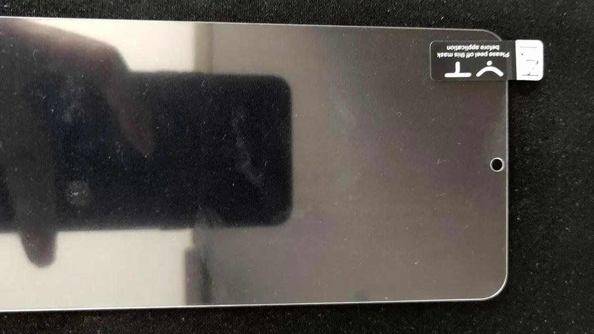 گلس محافظ گلکسی ای ۸ اس (Galaxy A8s) لو رفت