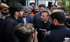 دکتر واعظی در بازدید از پایانه مرزی چزابه: زائران در کمتر از ۲ دقیقه ارز دریافت می کنند