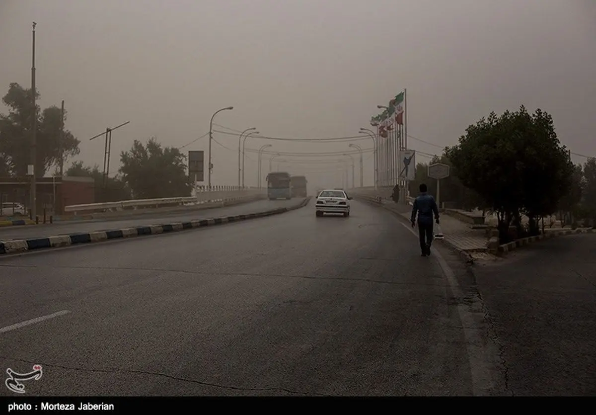 گرد و خاک در جاده‌های ایلام و کردستان/ بارش باران در محورهای ۲ استان گیلان و گلستان
