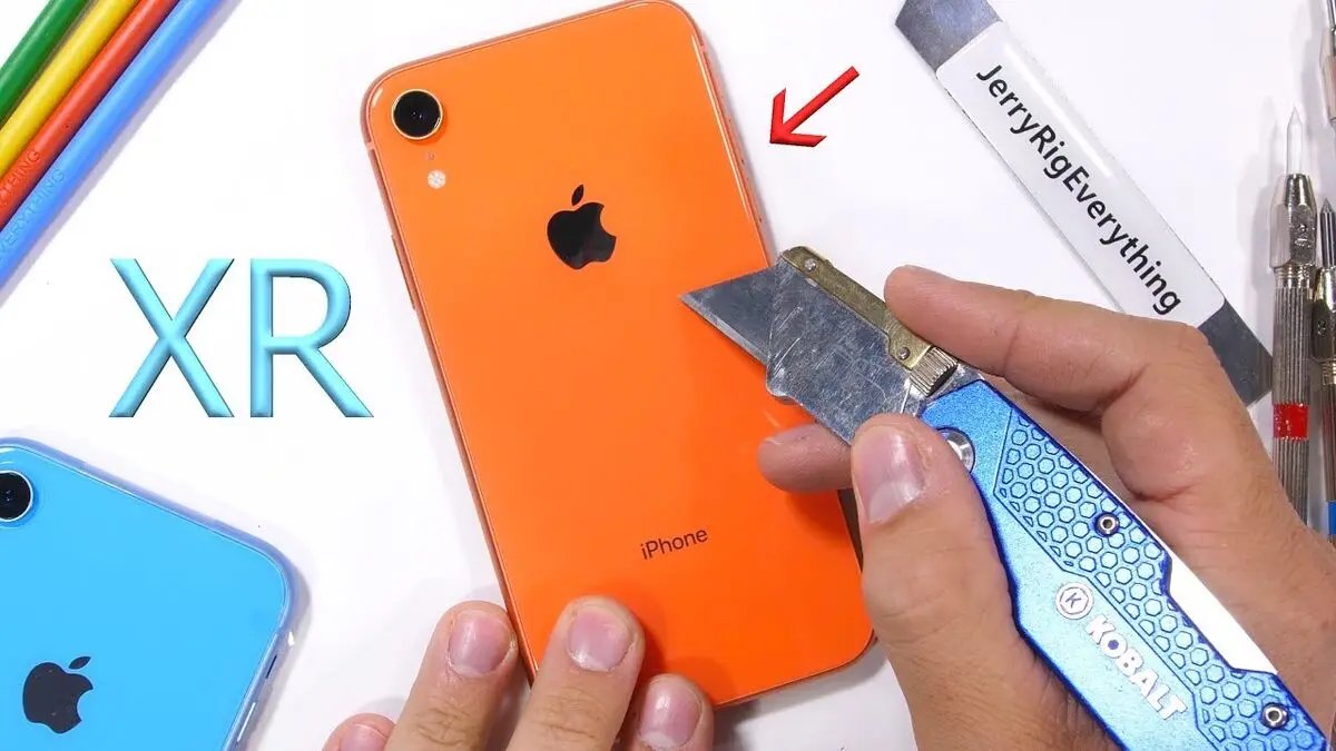 تست مقاومت آیفون Xr