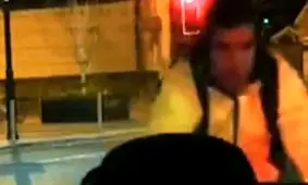 تصادف خنده دار دوچرخه سوار با ماشین پارک شده + فیلم