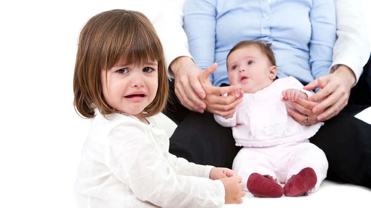 چگونه حسادت را در کودکان از بین ببریم؟