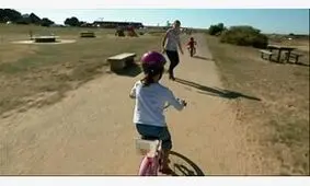 نوازدان فرانسوی بدون دست به دنیا می آیند