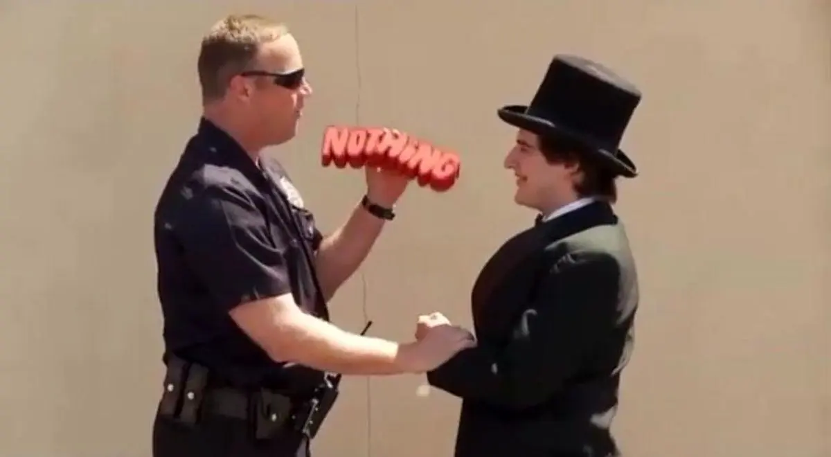 وقتی با شعبده پلیس رو هم سر کار میذارن!!!