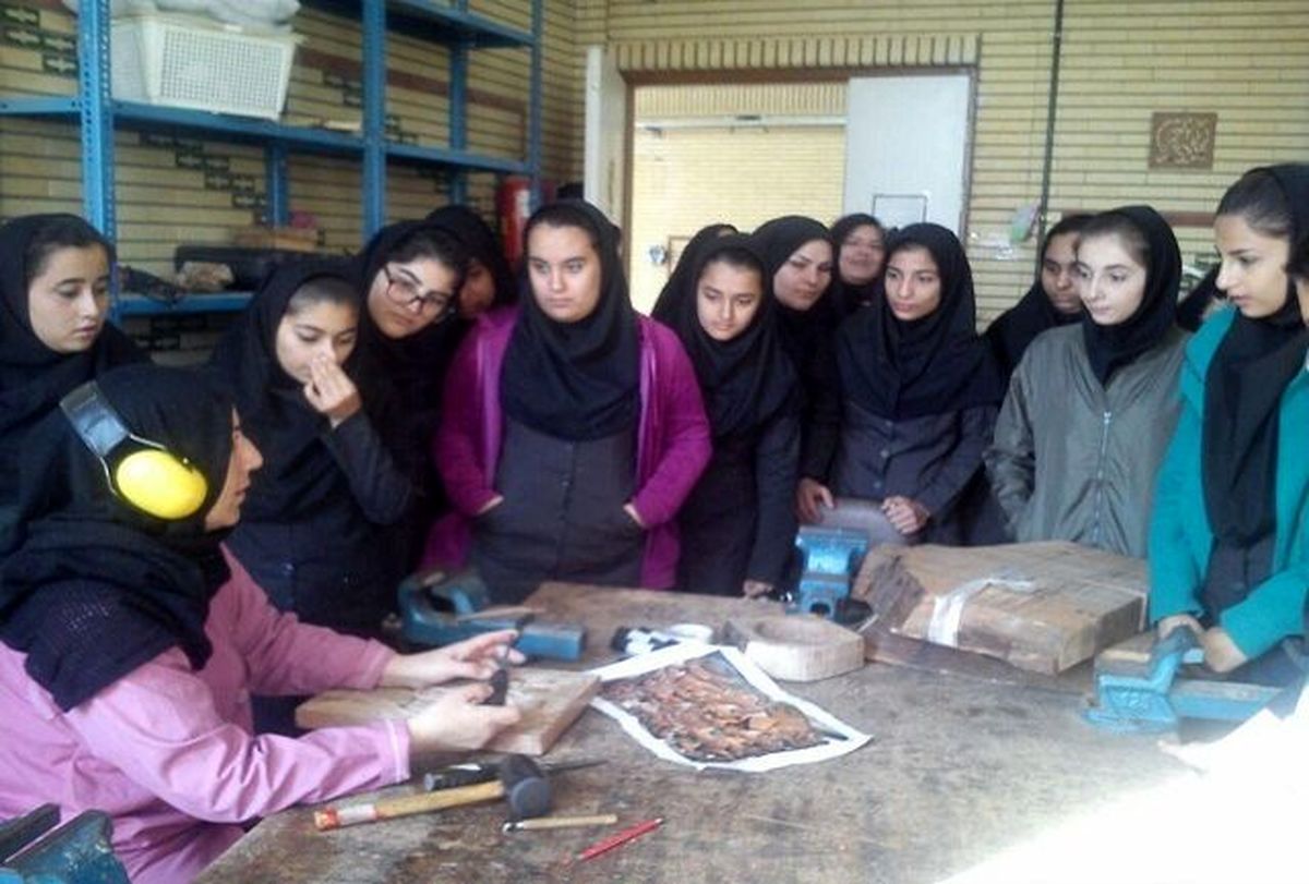 ضمیمه شدن رشتههای کاردانش به مدارس شاهد از سال آینده