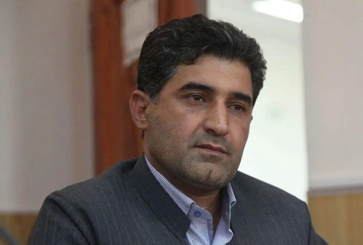 نادری: چرا رئیس‌جمهور به جوانان اعتماد نمی‌کند؟