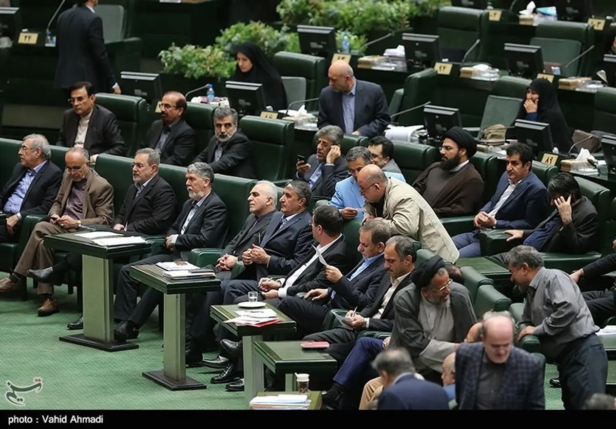 حاشیه|کلیپ مخالفی که به نفع "اسلامی" تمام شد