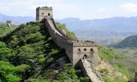 لحظه دردناک سقوط زن توریست از دیوار چین + فیلم 16+