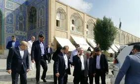 چرا رئیس سازمان میراث فرهنگی با خودرو به میدان نقش جهان اصفهان رفت؟+عکس
