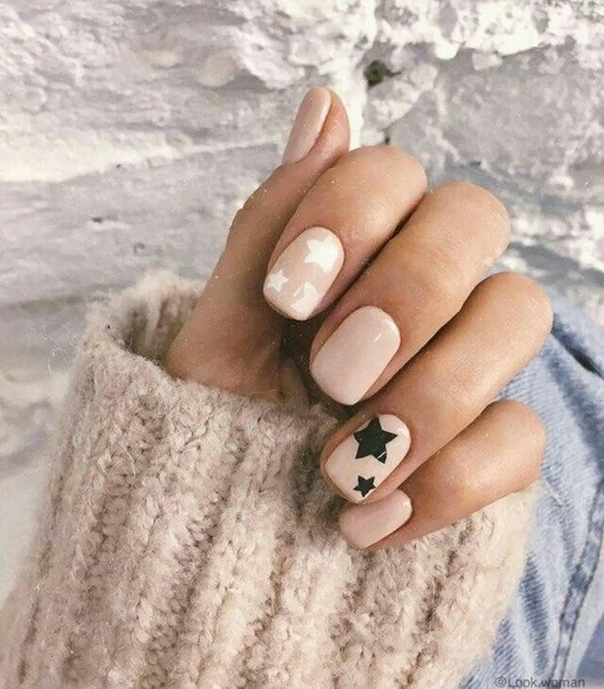 ۱۵ ایده رنگی برای طراحی ناخن ستاره ای