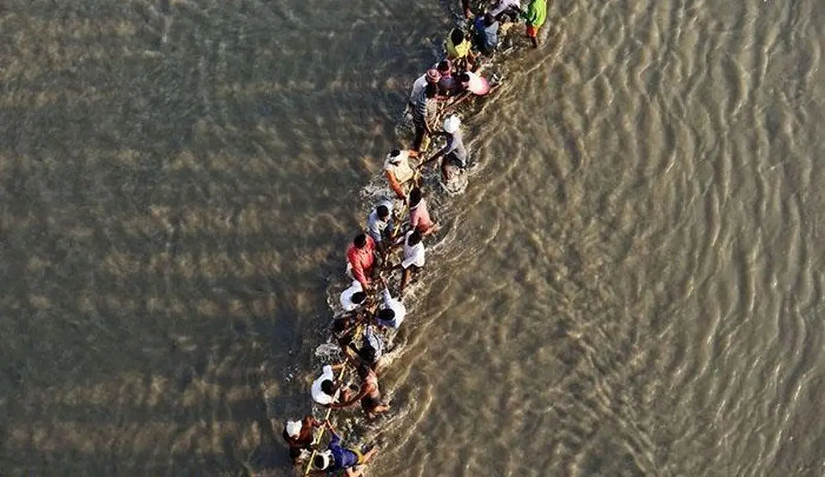 ساخت پل معلق بر روی رودخانه گنگ/عکس