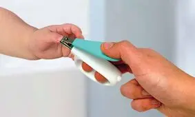 چرا نباید در شب ناخن گرفت؟