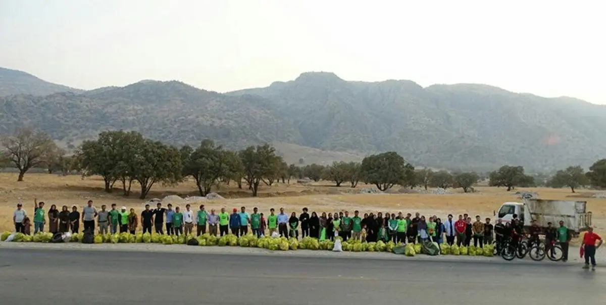 لیگ برتر فوتبال در مسجد سلیمان با محیط زیست پیوند خورد/رفتگران طبیعت بهبهان دوچرخه سوار شدند