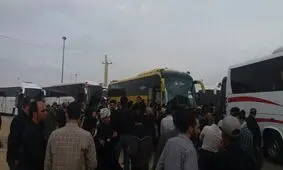 صفوف طولانی اتوبوس‌‌های ترانزیتی در مرز مهران+فیلم