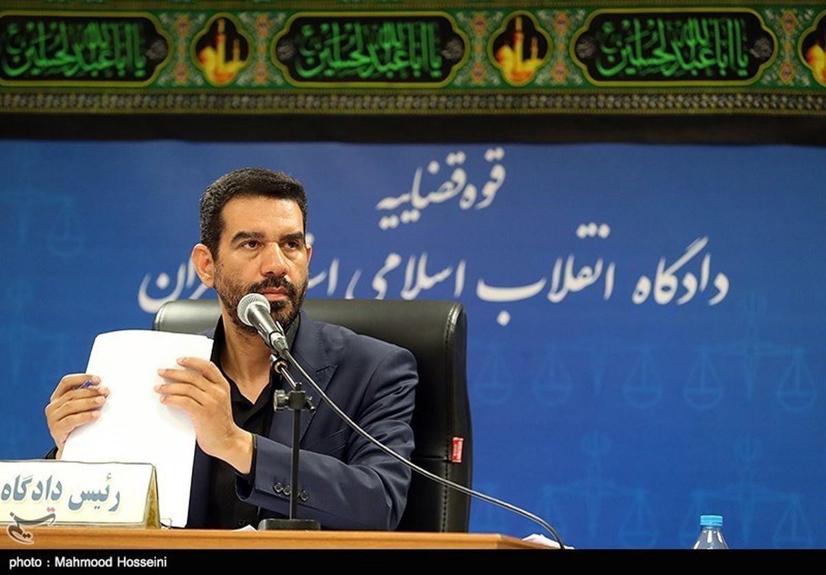 اگر به دلالها ارز نمیفروختیم به صرافیهایمان حمله میکردند!