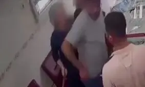 چند زن خشمگین با چکش به موبایل فروشی حمله ور می شوند+ فیلم